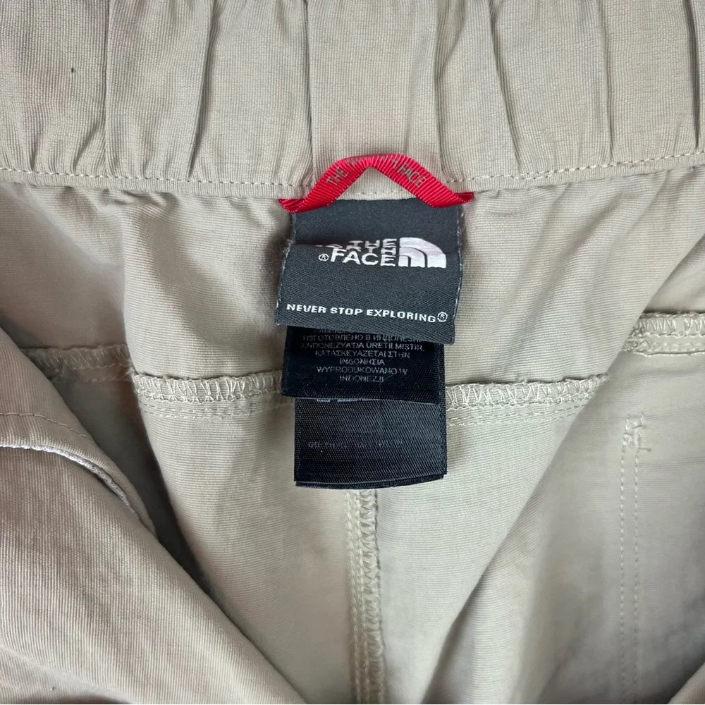 The North Face Men’s Tan Nylon Hiking Outdoor Cargo Shorts Size Large
